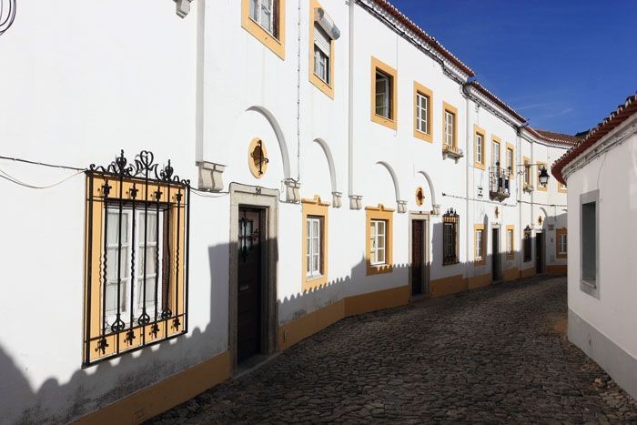 Évora
